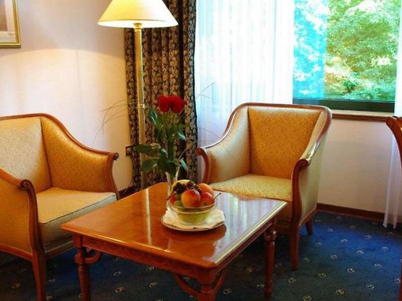 28C4FB4A372639655C2E8580DC24AB8D