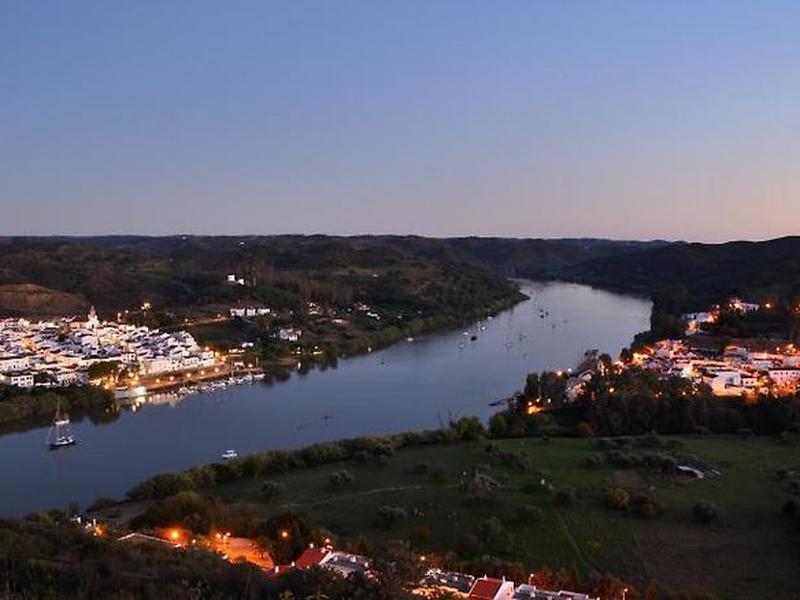 6E18CA160E9DB1B1D12AF253F5CCD5F9