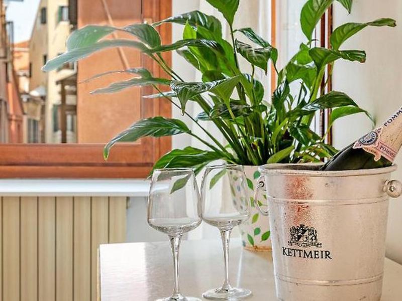 209EEB4012C8B78B389A6FA60FB67A56