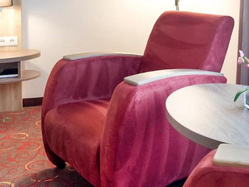 10AC68893223B51B944DB380235A340B