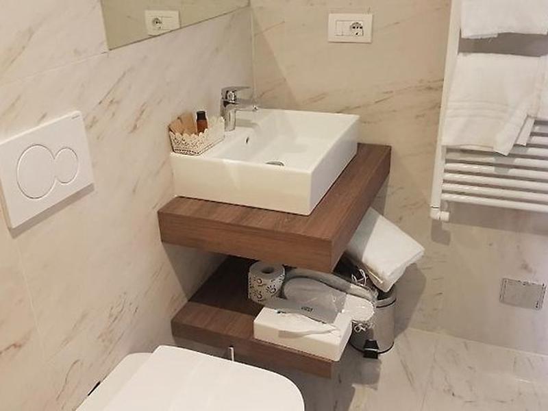 2D8462664EF518F58EC914F5EB648F80