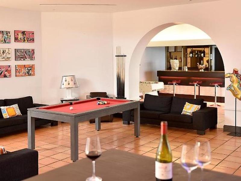 22349C0E5A24420E9592F8264DB22419