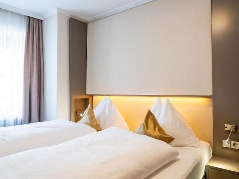 4698C5747B7A1D1D1D6B56E9C9D05547