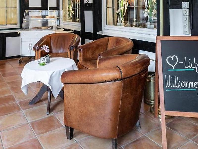 0EA40D9F80DCF3275E2C87327F8CC96A