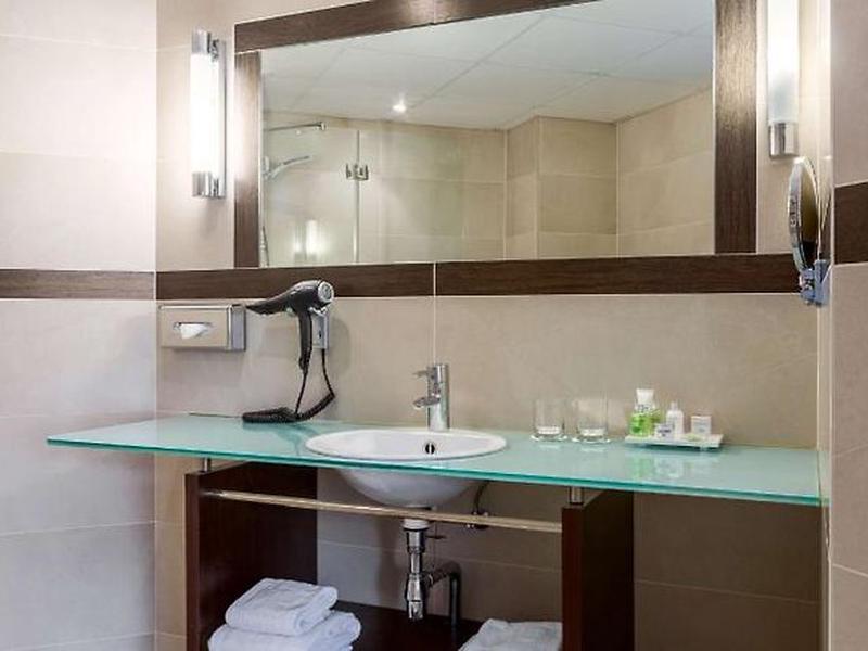 3BF9AA27019DB0D00834AD0B58A98863