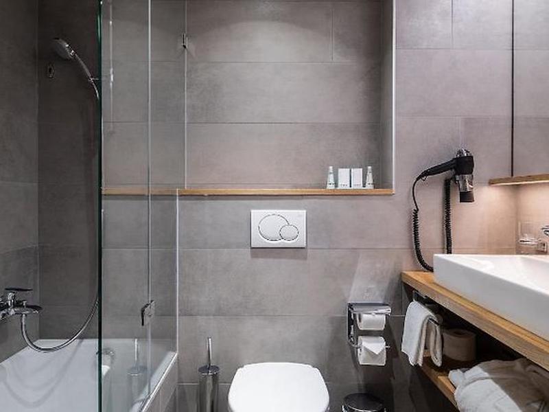 70B99DA0E560959F067504B567AFF15F