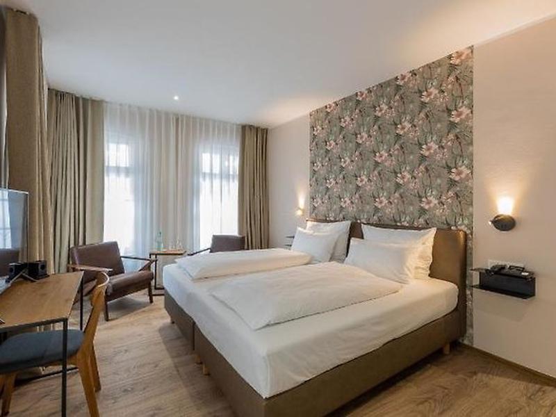 3970E27BFC3292A8F6FEC883A101AE7B