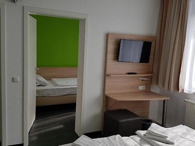 2FED0A645F5560A89EA52A93F2E9EA32