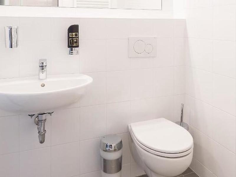 60B7D248C1E928D73C016C12B9A0B9CA