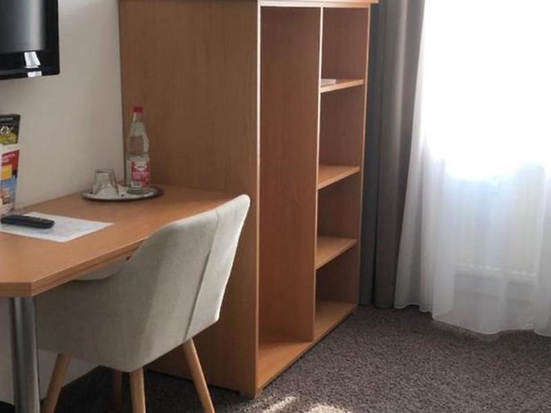 E15B04B4FD951547B50FAF89367D014D