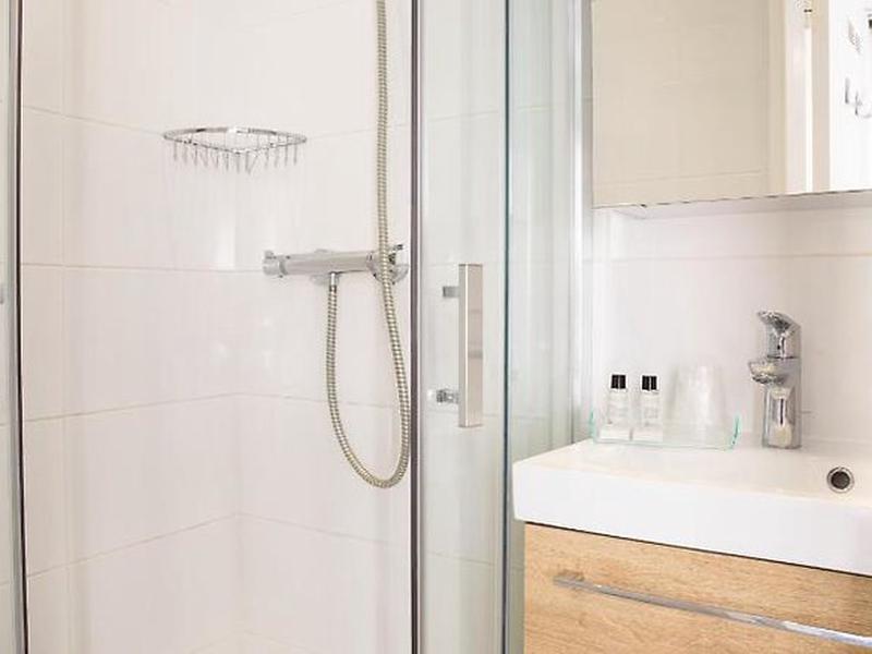 B5801274435D9CB3AD19D96B60C998E9