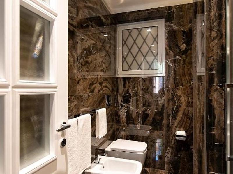 77B636622860B4B4946D85CE3BA9FE4F