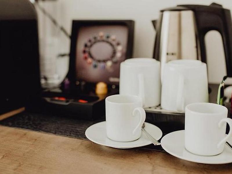 44DB8915703F5E33D8F2547E8E8EA4E8