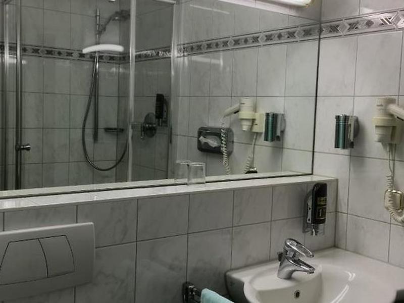 3E7A42E35E4004E921FBCCA5FD390A64