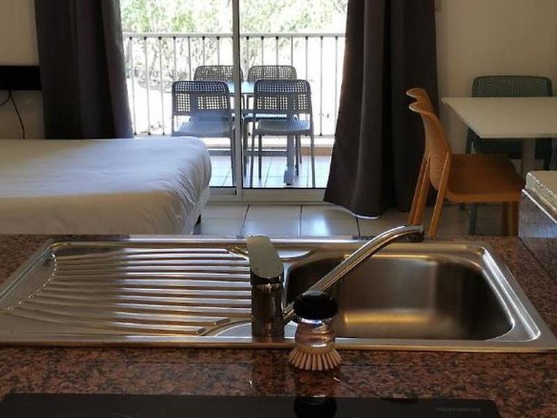 73FDEC5436FCFC2A83B7D85912EFD03B