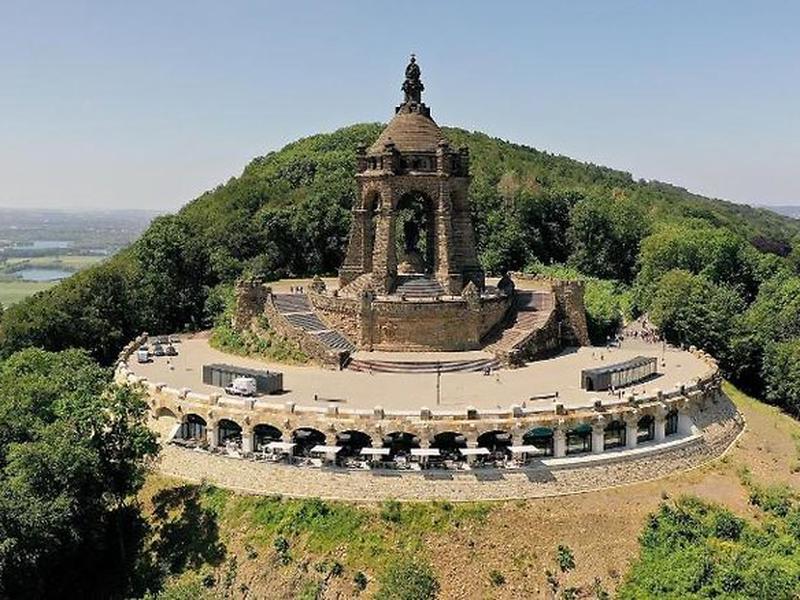 87A31753C84327320C8E90D29F4EDD1A