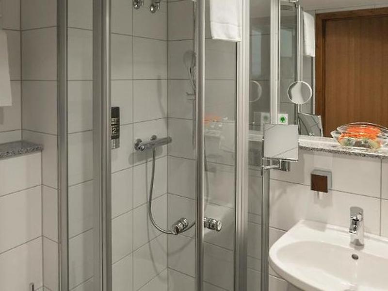 012FCE1F79CDDAA4E644C45161561398