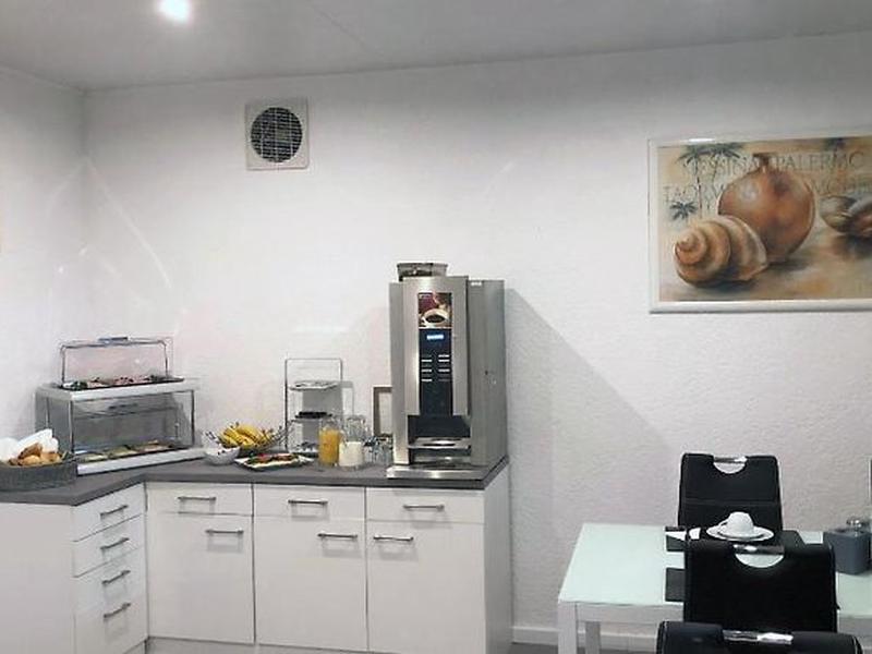 5FA40C61195055A52355EC776DC6FA6E