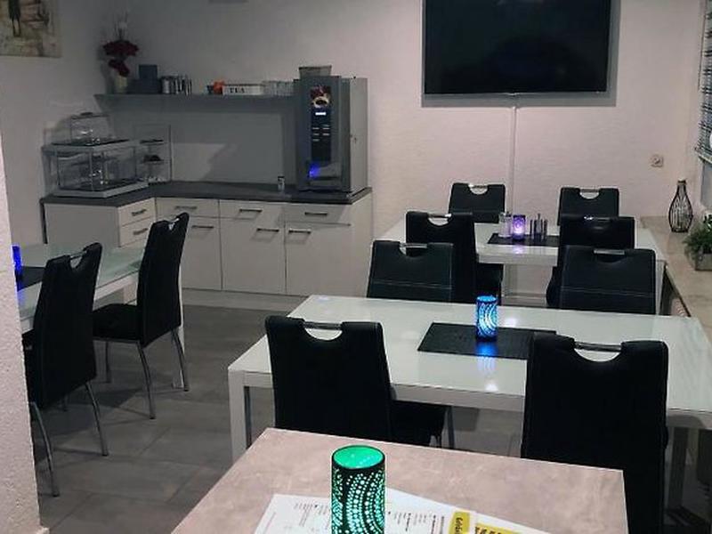 3325D49A63D48813F7A0E8C6D7C0289E