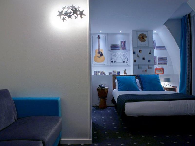 F413C330D7E12E7C0B68185433017A3D