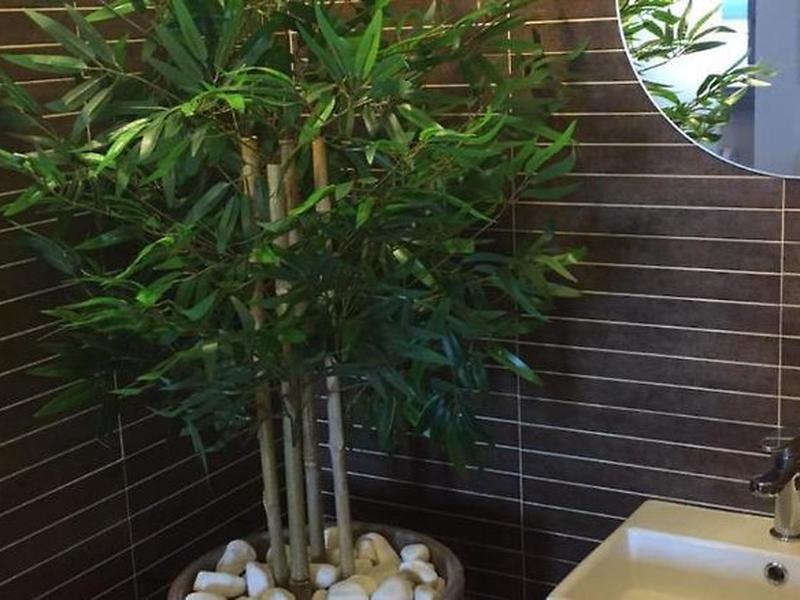 FB18BAA0BE6D9CD01D229C42C05481D2