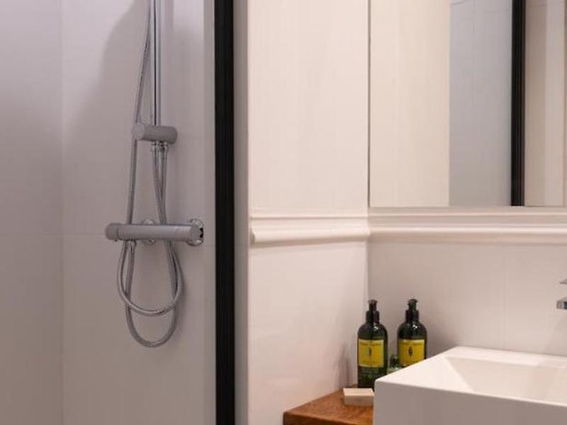 328092CEB77BF5C74548579D61233386