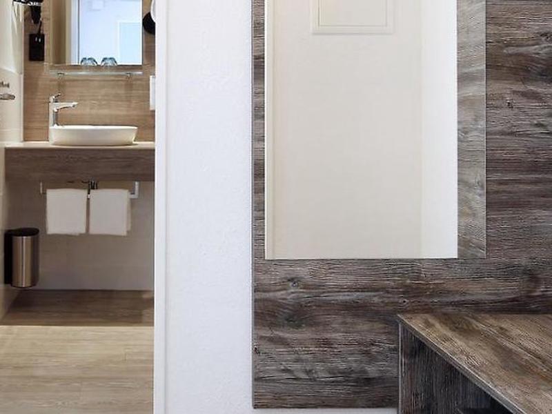 46DBE1C80B627EC1C255D1B20D38BD86