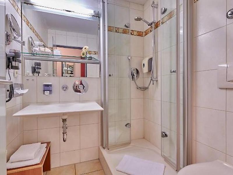 629DE09800D7A3756C7F407A5DC6D1DD