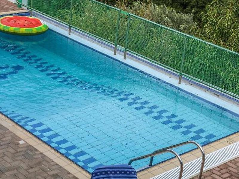 4F8F410EC24B8C5B4535E276F5C54C04