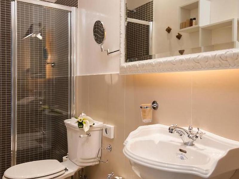 DB1AC89FD5EC39B6C1924DC7129F632C