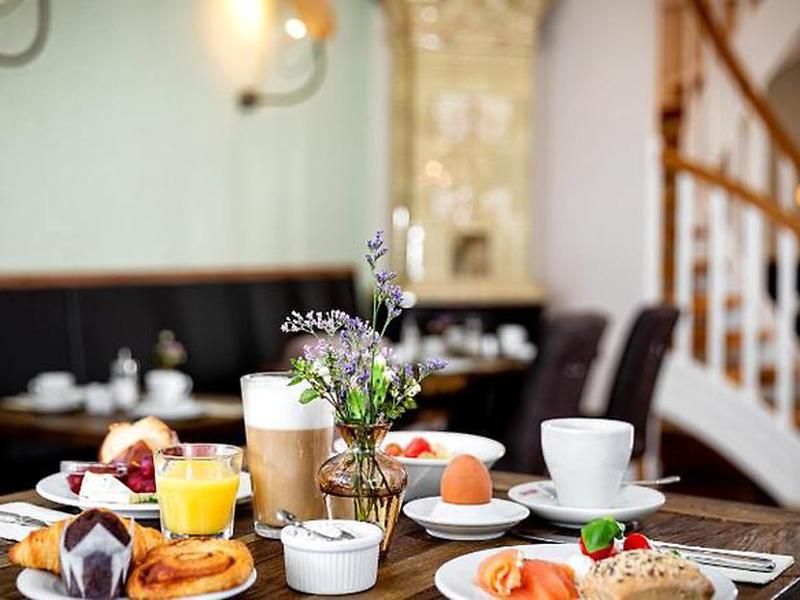 1B33C2740E33A833DF7666A4CF6127CB