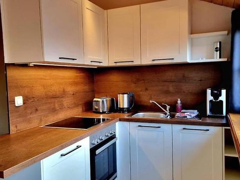 EB77758D2D11E422902D58596EE72C1A