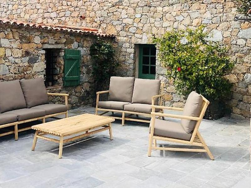 E8AB786F9A798FED652952F85A135F43