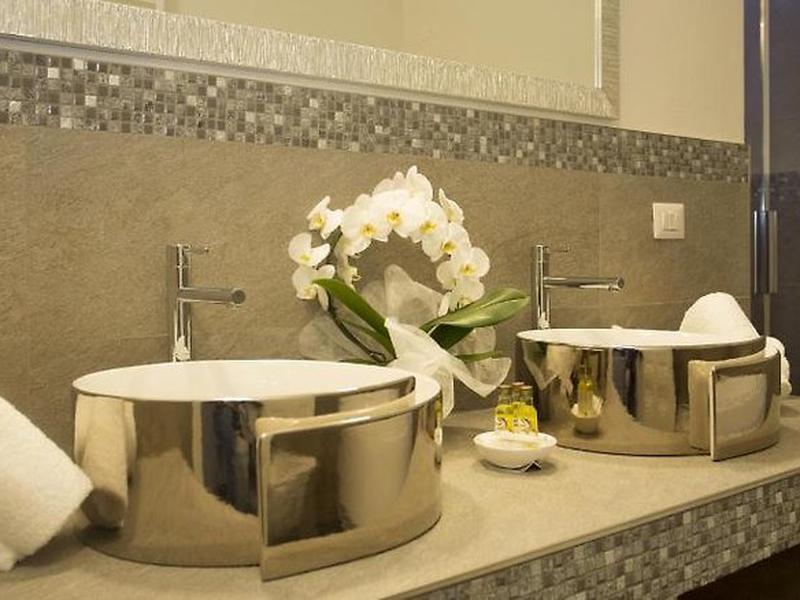 557864F7D7965EA354A7989407B53E74