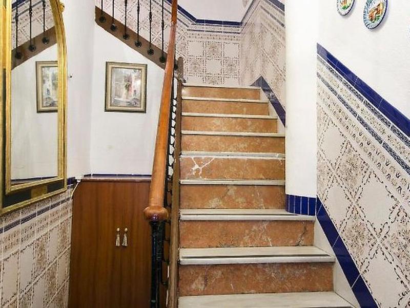 F5318B85E14A872B53827506E344891F