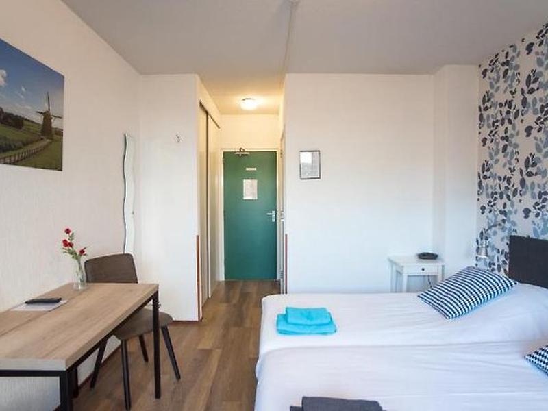 EC0C6A89EF6604E81673C32CA7FF74D8