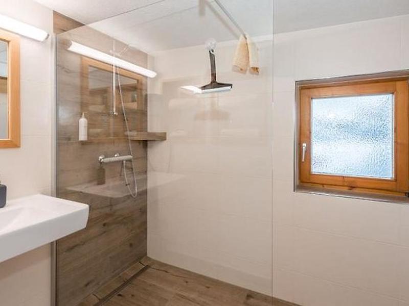 75EE88B89DE5BCD72DC0DF6792D33F27