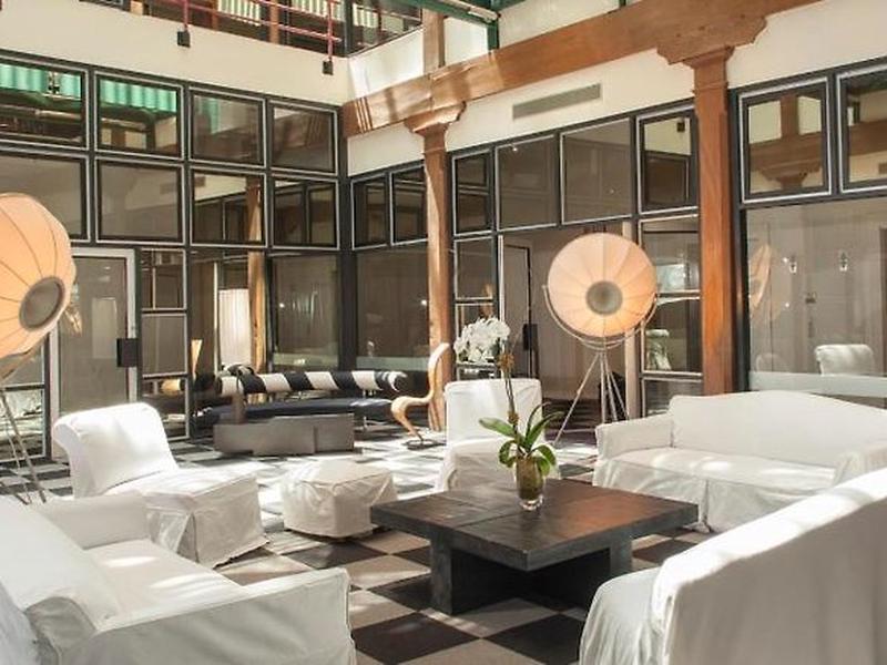 2E8EE0D8B9C6858F680FEC4AFB953068