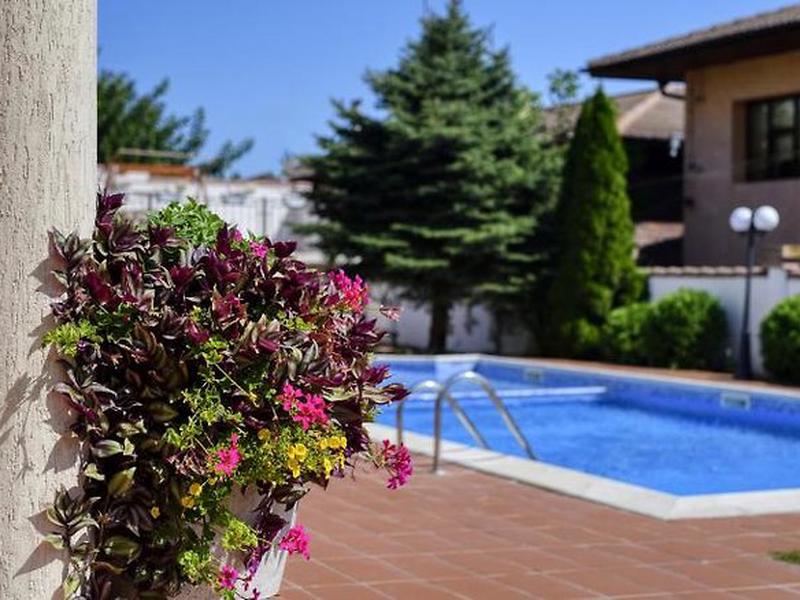 B7BD66BE108D7AE3C6EFF9A24007C574