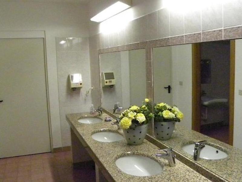 AEEBAE29E08D1EA4FE427FBF9C952EA5