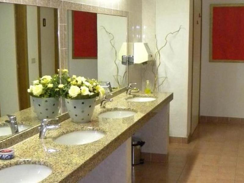 74DD31F64A9D4450DF5B5FE4BE46E5D1