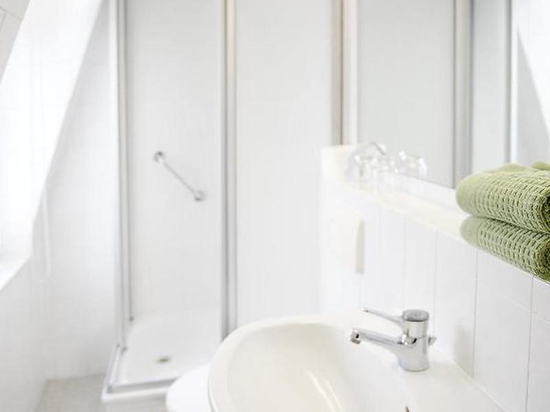 F35C73A2296052E5D02738B838E29E3B