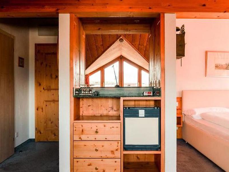 7E4F41EBFE04B540F1770836981B8BD9