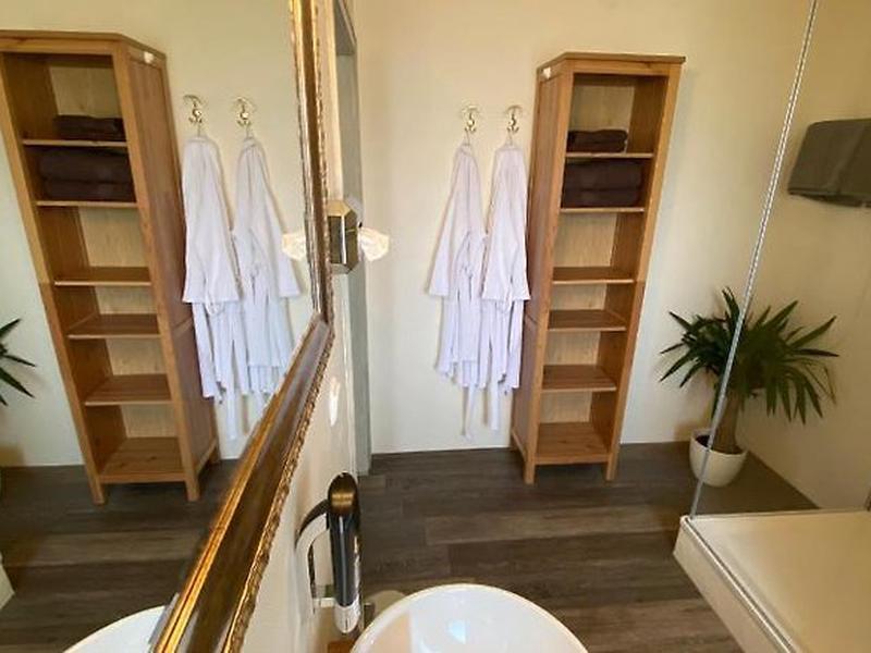 C90687FAA58D80BD3FABEAE0B146F6E2