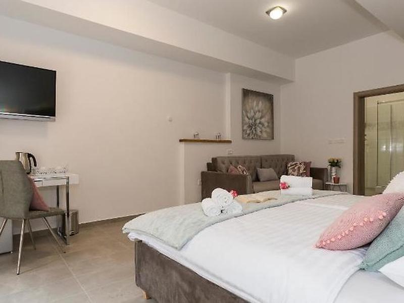 60D338DFEF32B902A39D595A32F3FBB6