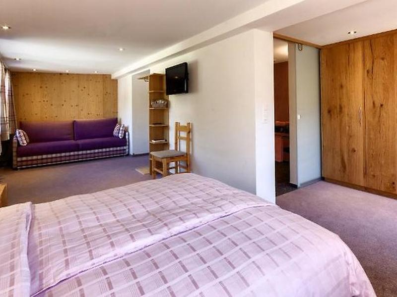 1C47ED3264EF090C3E077EA06C49F372