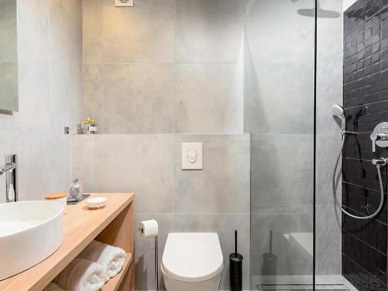 B1DC448E70AC08B7996E036AA96435C2