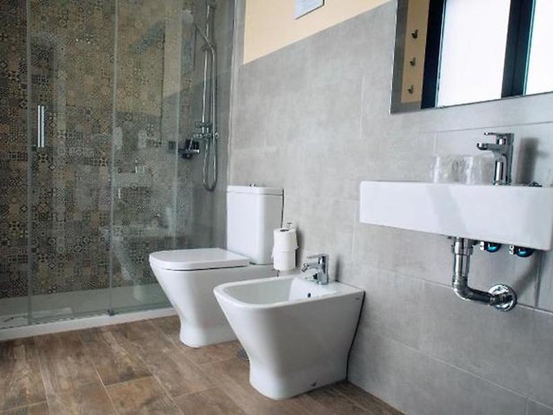 AC2F83E4200E3F96E8DB998F8E8D2EBB