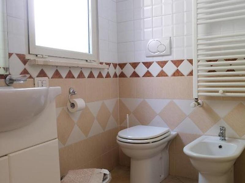 69BBD175E1EC22BB51625F81D1FD1BC6