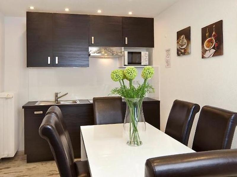 52B66FE9E712F1D394BEC4FEA2C4781B